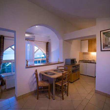 Fuza Rab Guest house *